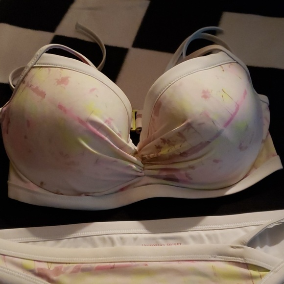 GUC...Victoria Secret 34D/MEDIUM 2pc bikini - Picture 3 of 8